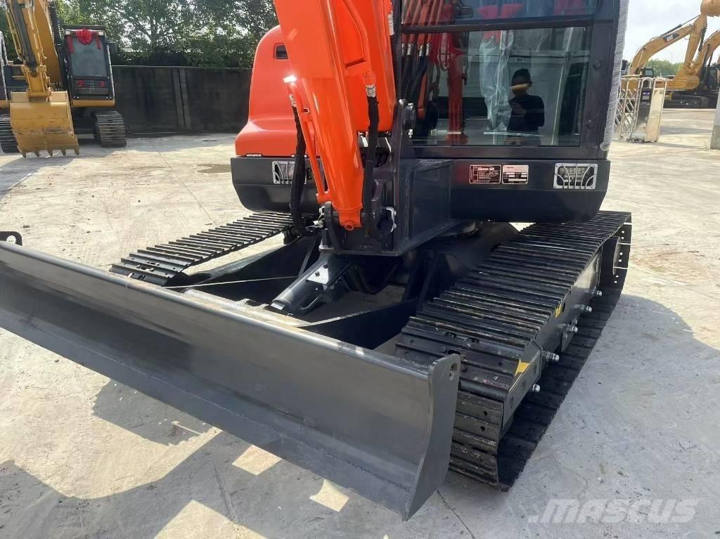 Doosan DX 60-9 C 중형굴삭기 7톤-28톤