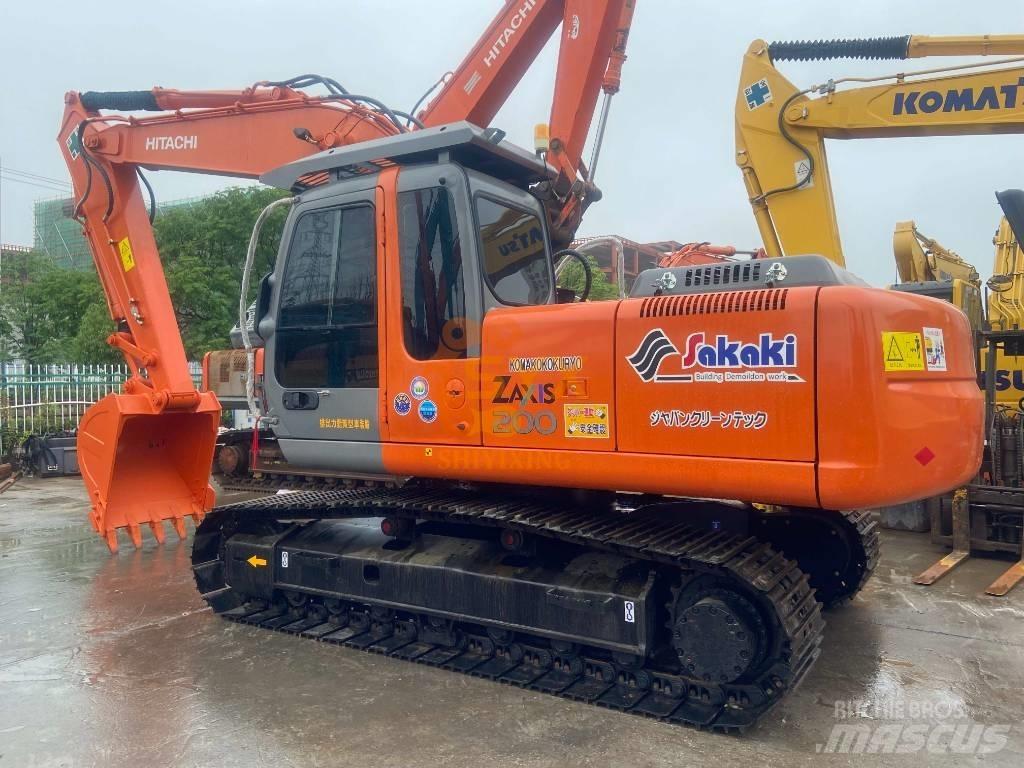 Hitachi ZX 200 대형 굴삭기 29톤 이상