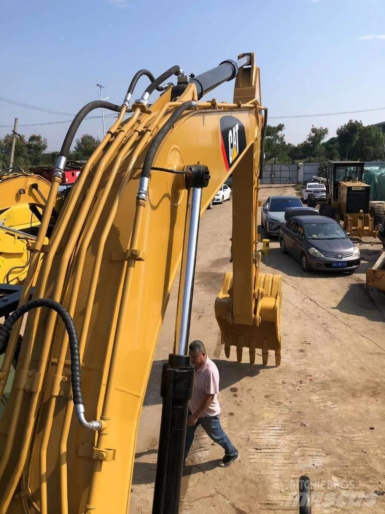 CAT 320 D 대형 굴삭기 29톤 이상