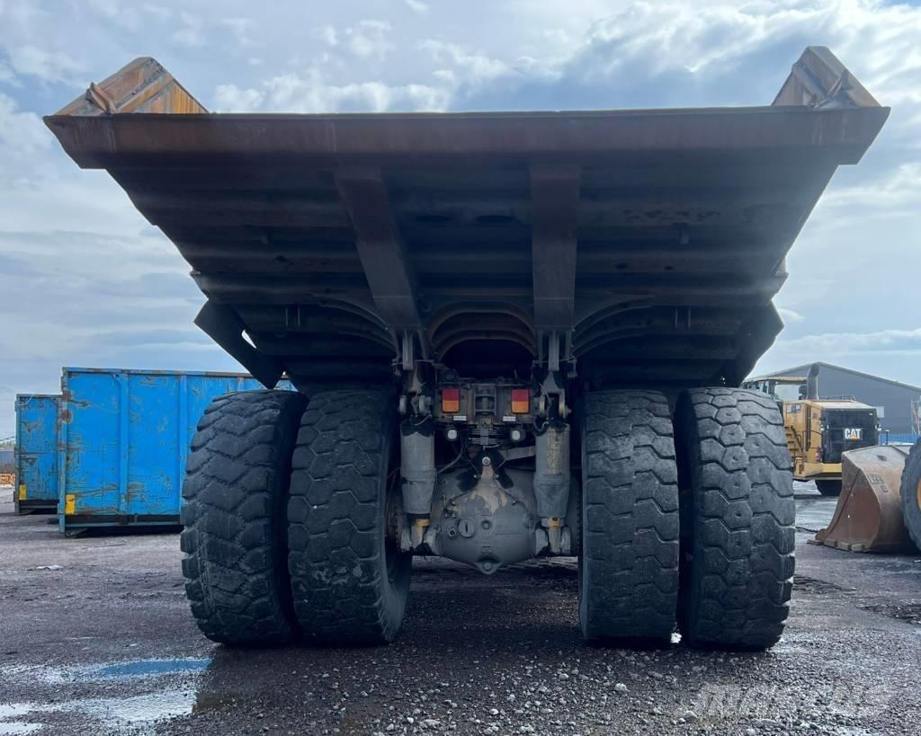CAT 775 G 초대형 덤프 트럭
