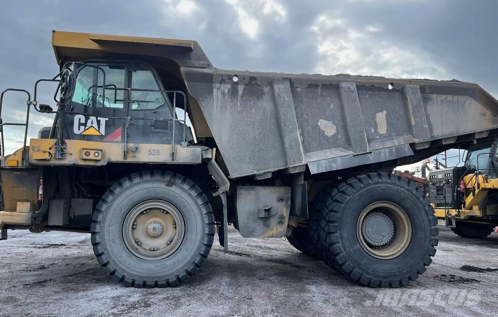 CAT 775 G 초대형 덤프 트럭