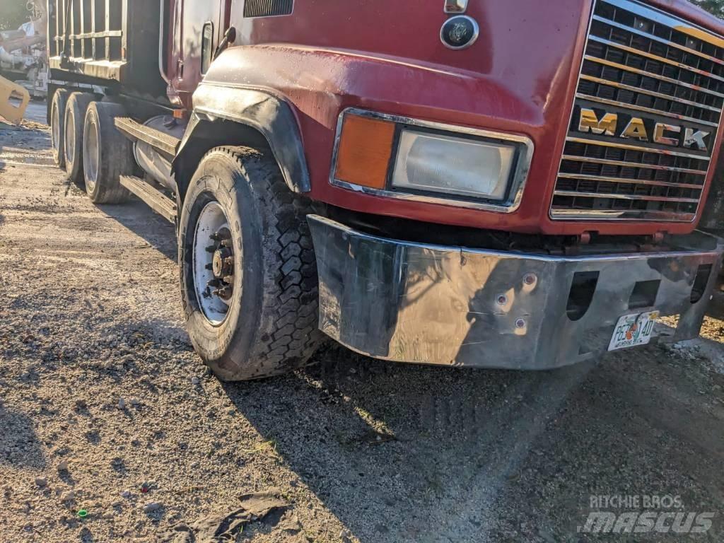 Mack CL 713 덤프 트럭
