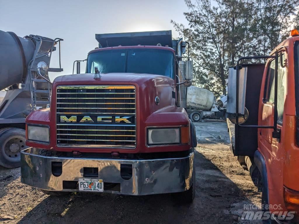 Mack CL 713 덤프 트럭