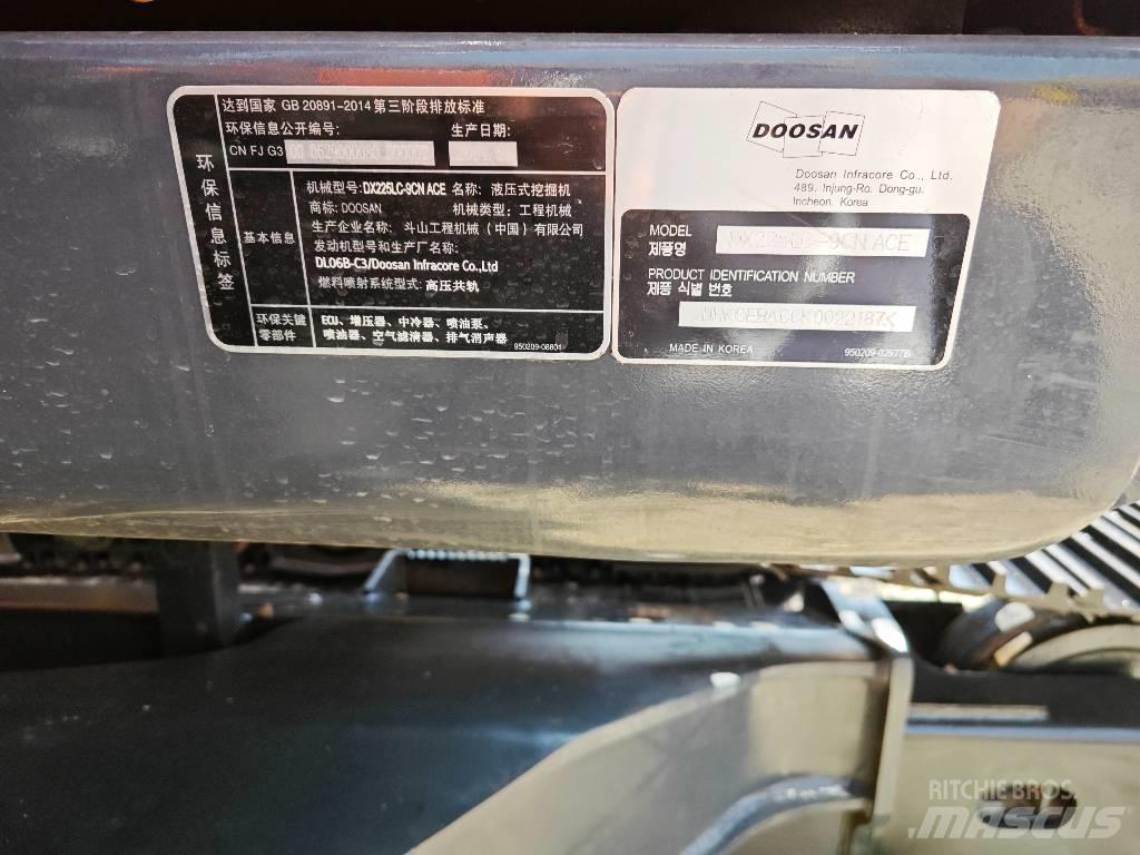 Doosan 225 LC 대형 굴삭기 29톤 이상