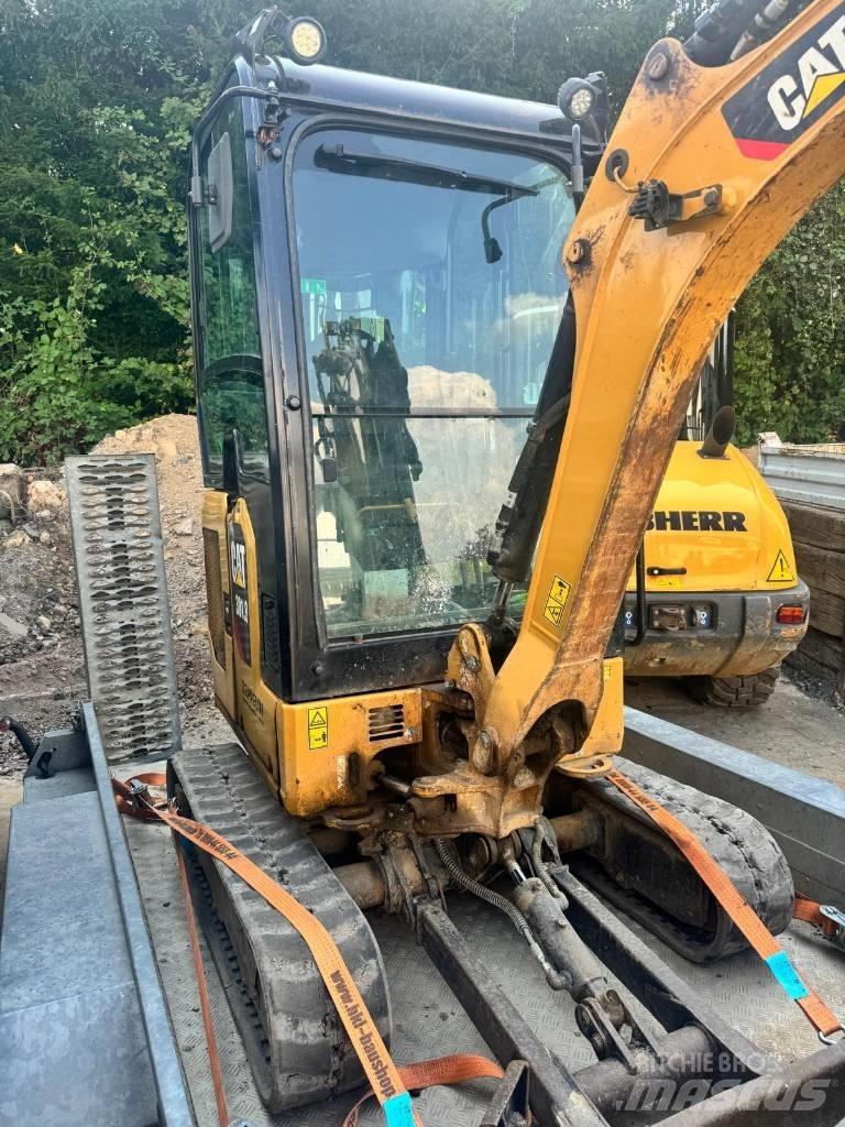 CAT 301.7 D 소형 굴삭기 7톤 미만