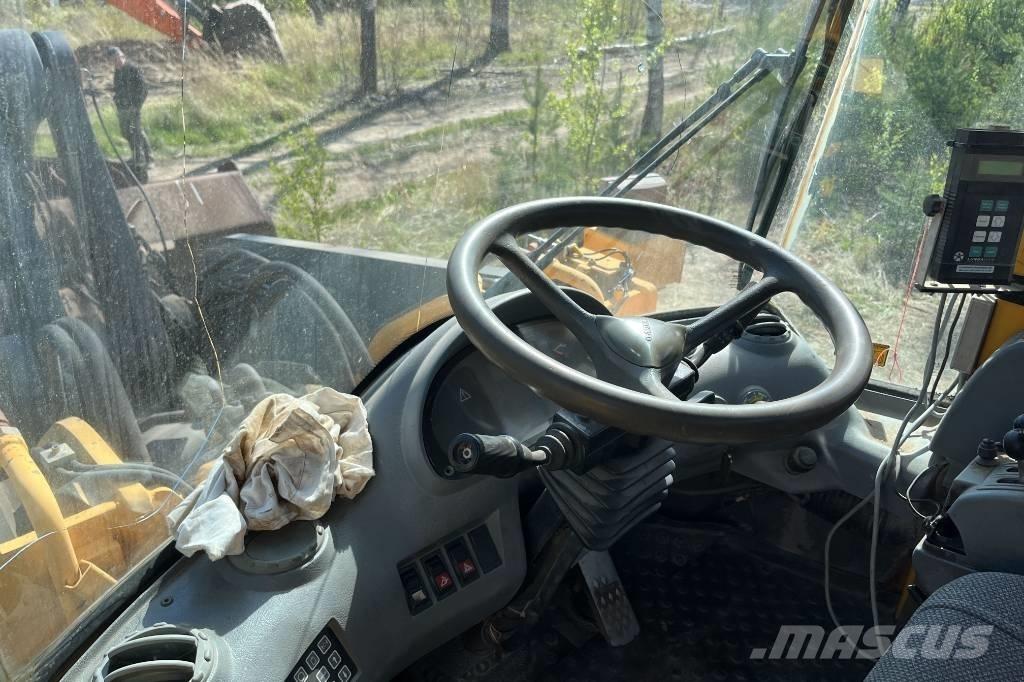 Volvo L 220  휠로우더