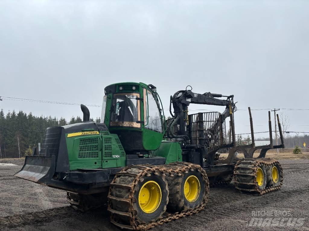 John Deere 1210 E 원목 포워더