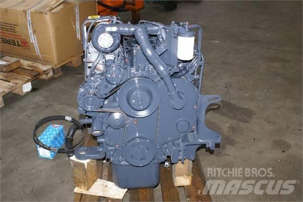 Komatsu S6D102E 엔진