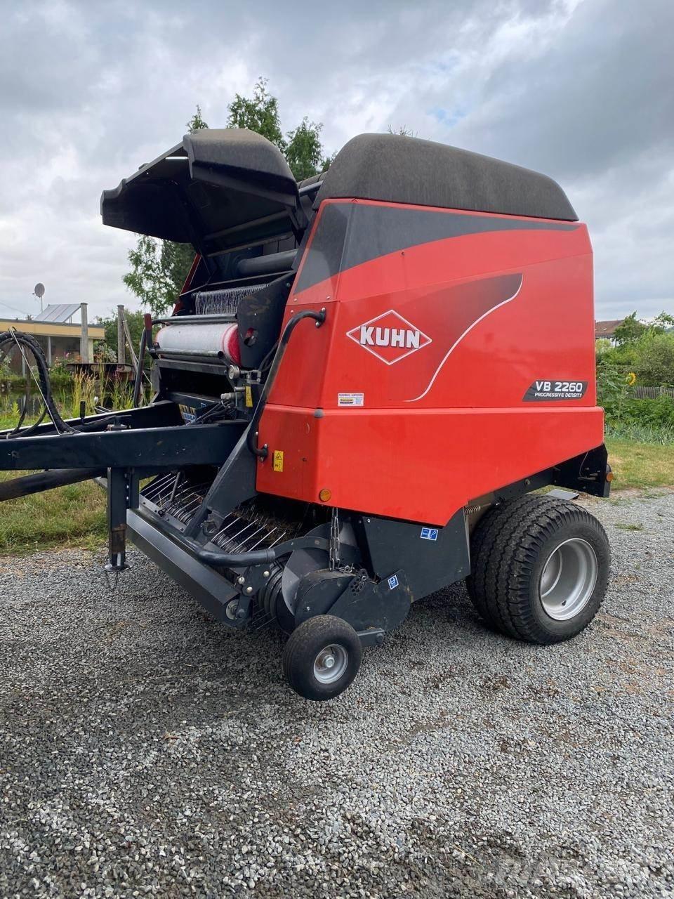 Kuhn VB 2260 원형 곤포기