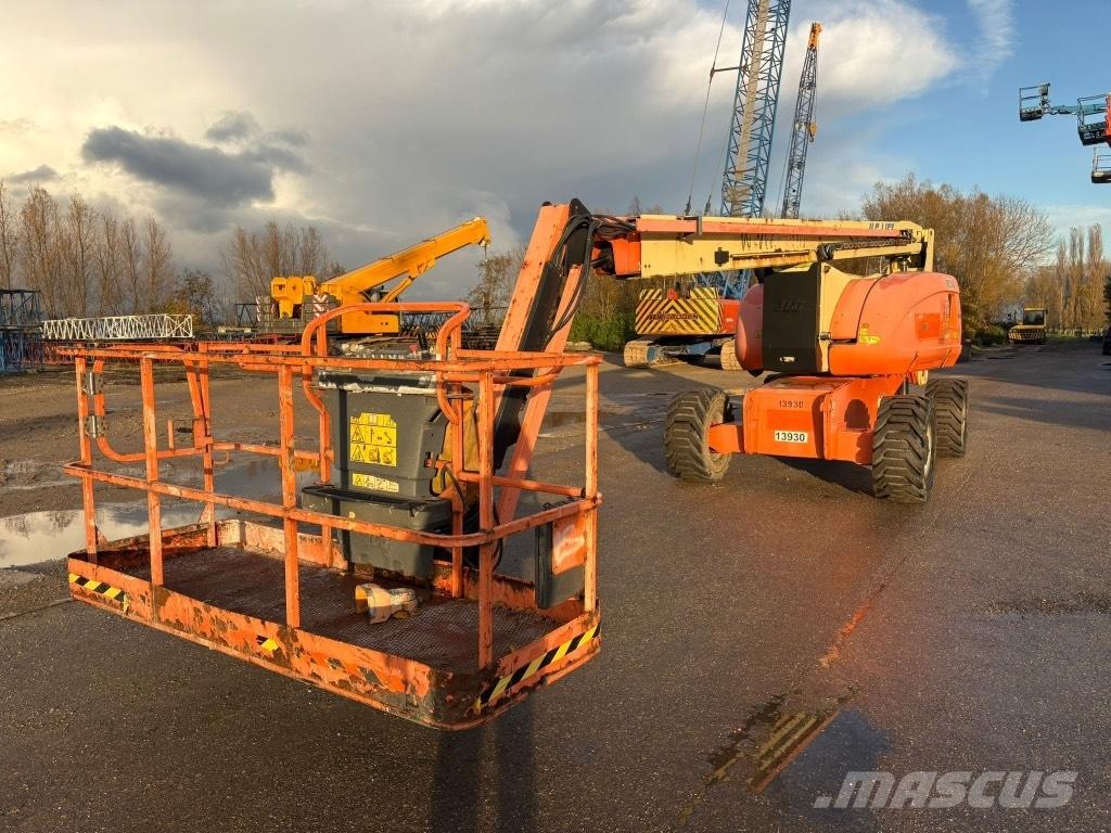 JLG 800 AJ 관절형 전동이동 리프트
