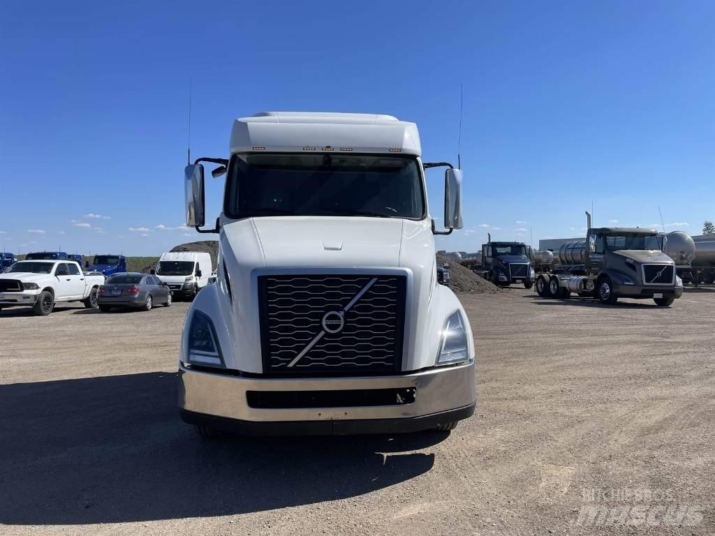Volvo VNL 740 트랙터 유닛