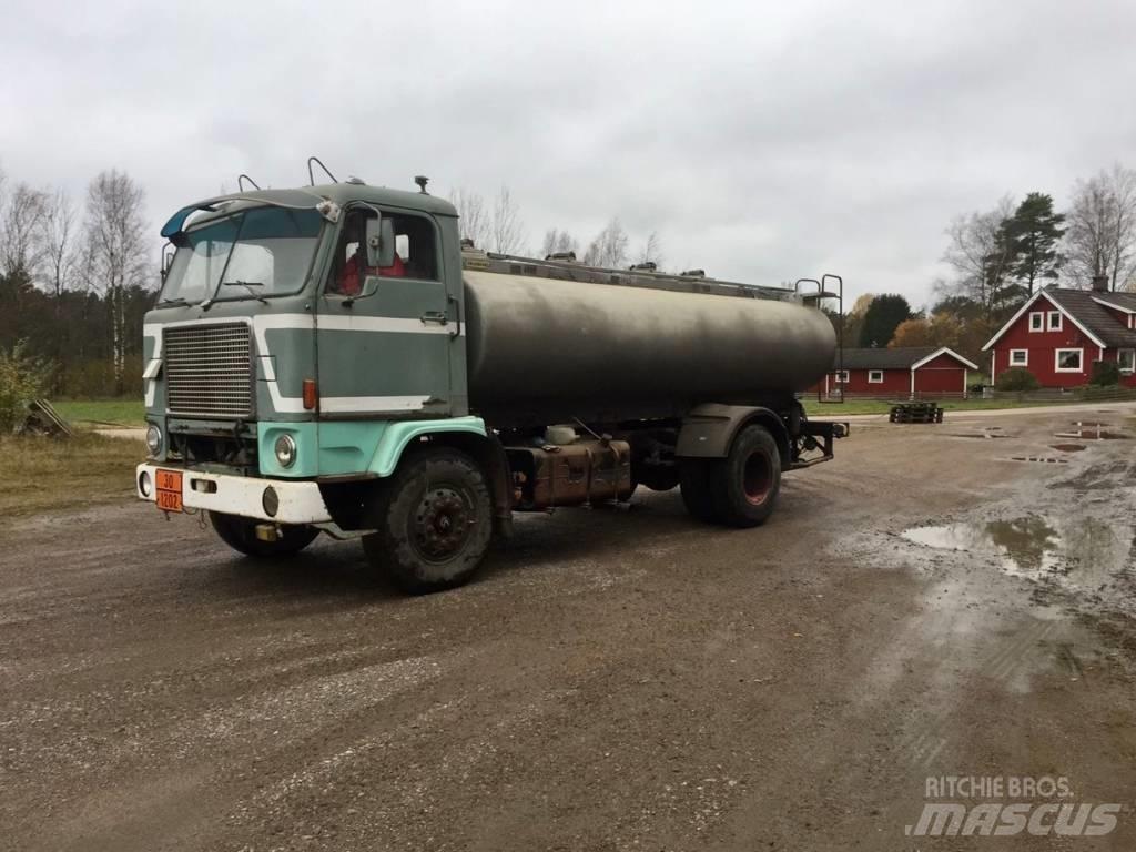 Volvo F 88 탱커 트럭