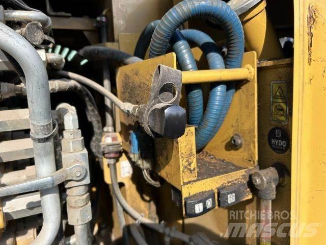 CAT 308E 2014 중형굴삭기 7톤-28톤