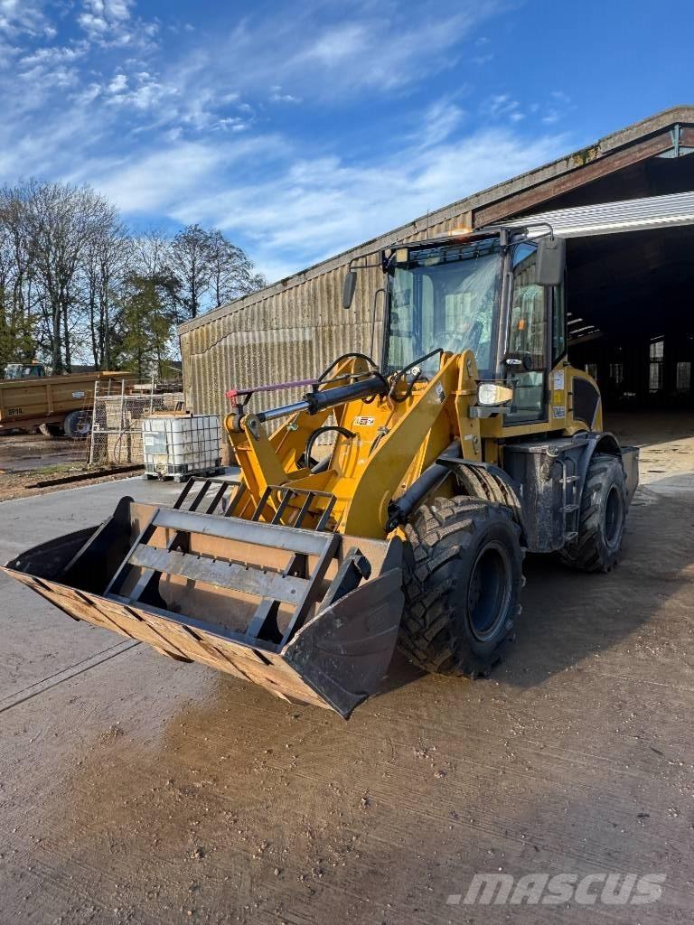 HZM 825  휠로우더