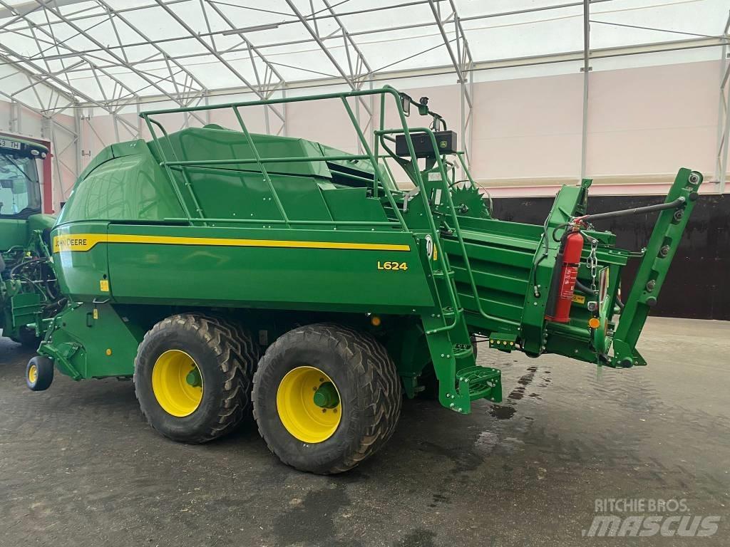 John Deere L624 각형 곤포기