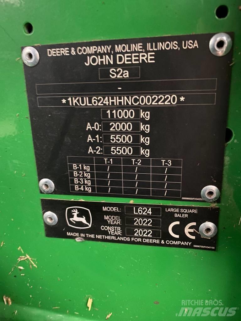 John Deere L624 각형 곤포기