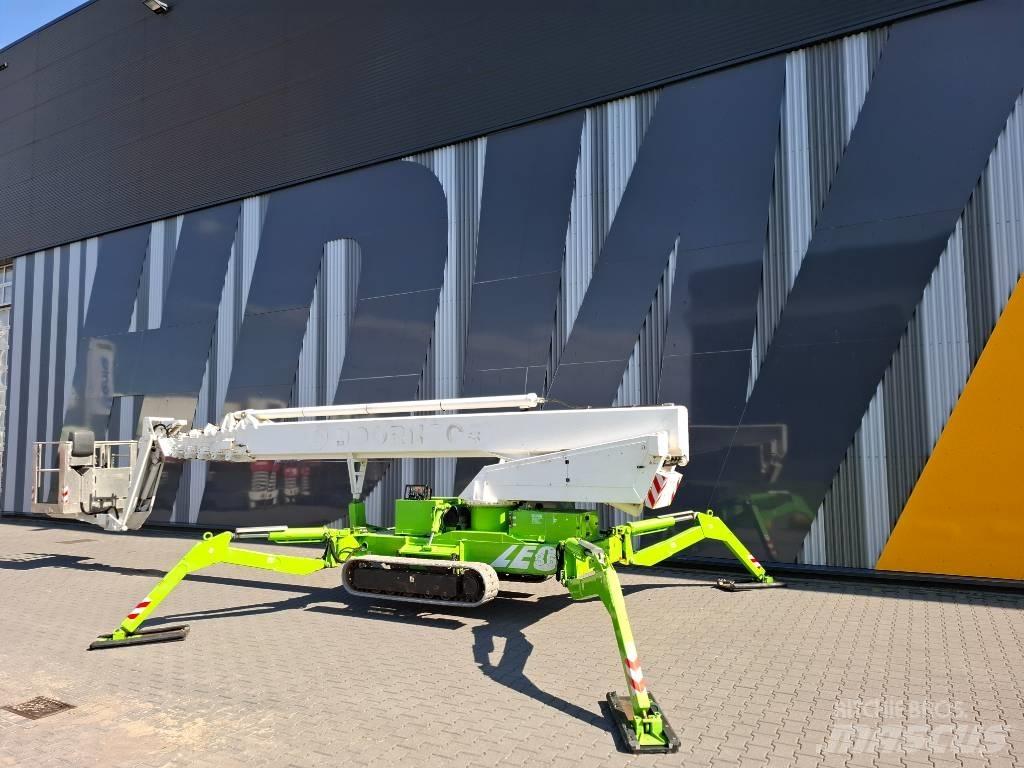 Teupen LEO36T 견인식 전동이동 리프트