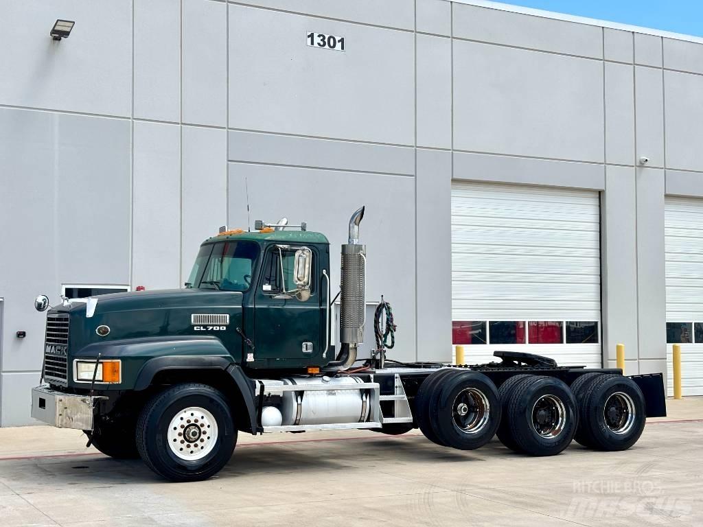 Mack CL 713 트랙터 유닛