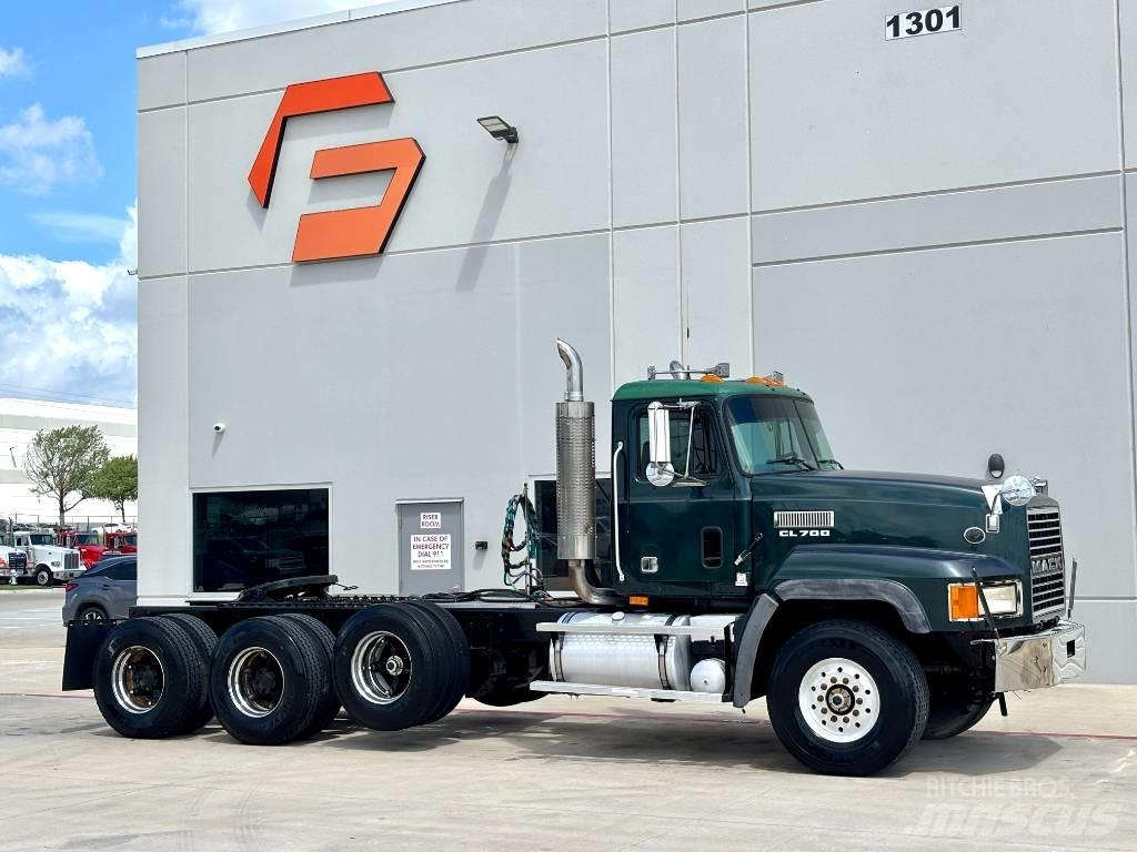 Mack CL 713 트랙터 유닛