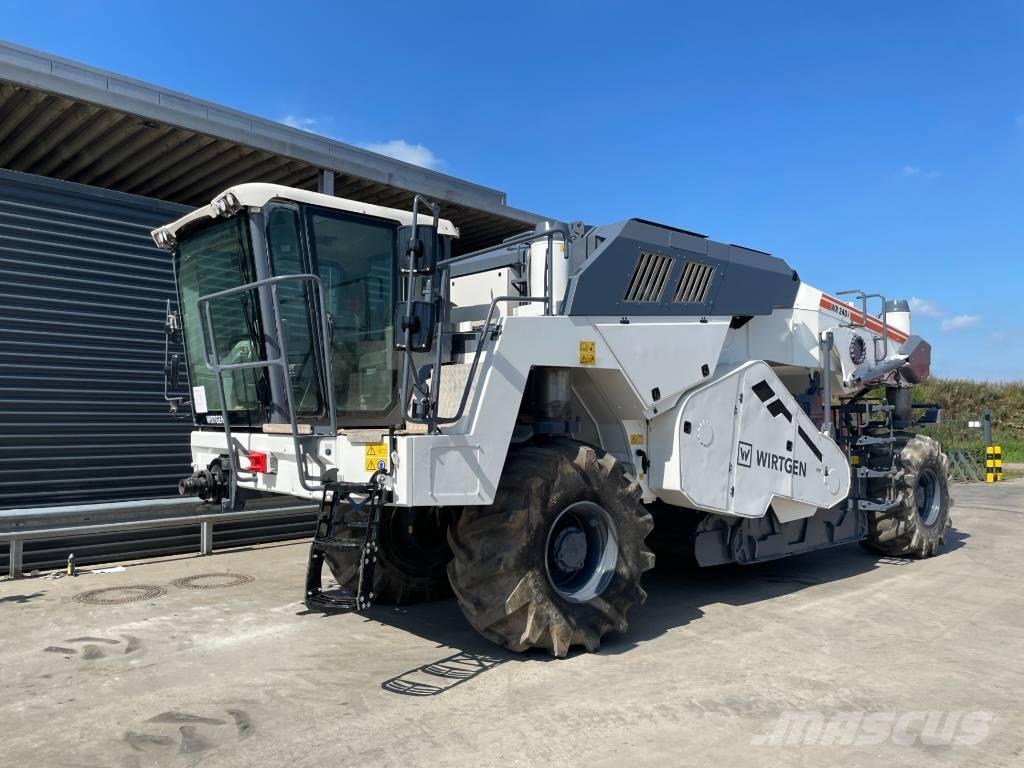 Wirtgen WR 240i 아스팔트 리사이클러