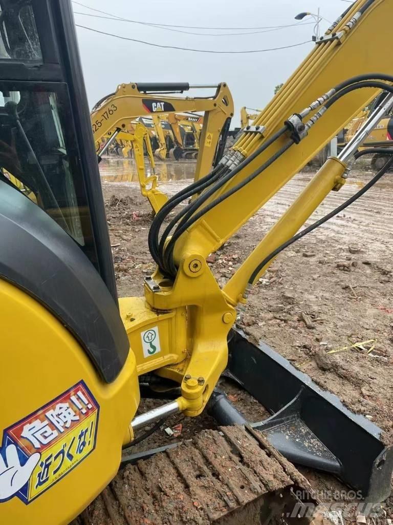 Komatsu PC 30 소형 굴삭기 7톤 미만