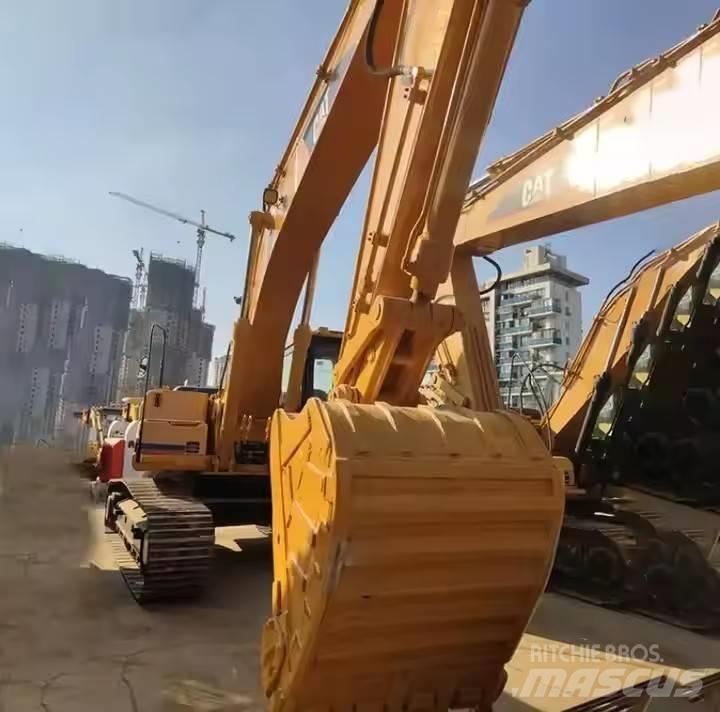 CAT CAT323B 중형굴삭기 7톤-28톤