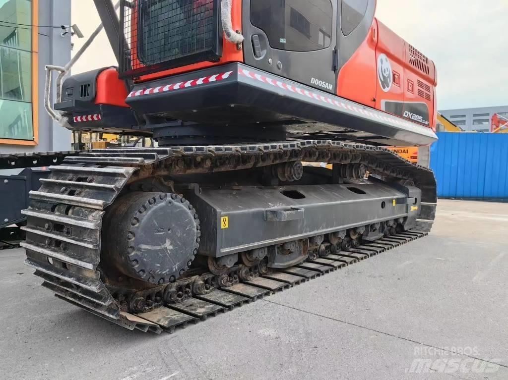 Doosan DX225LC-9C 대형 굴삭기 29톤 이상
