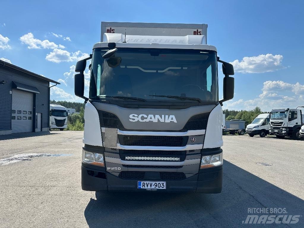 Scania P250 탑차 트럭