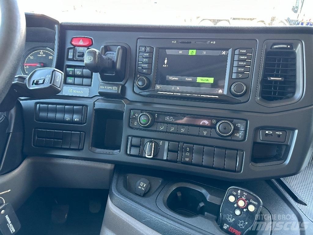 Scania P250 탑차 트럭