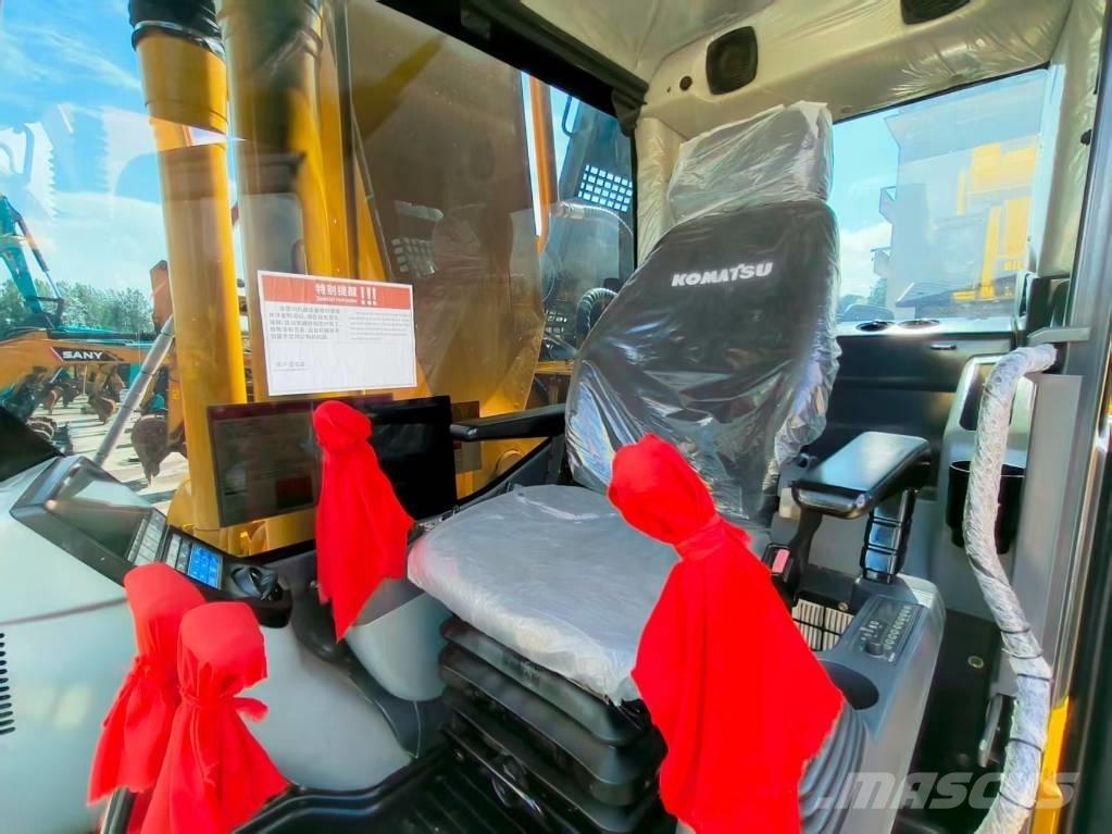 Komatsu PC 220-8 대형 굴삭기 29톤 이상