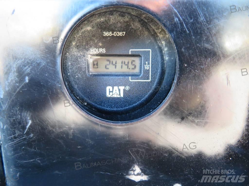 CAT 305.5 소형 굴삭기 7톤 미만