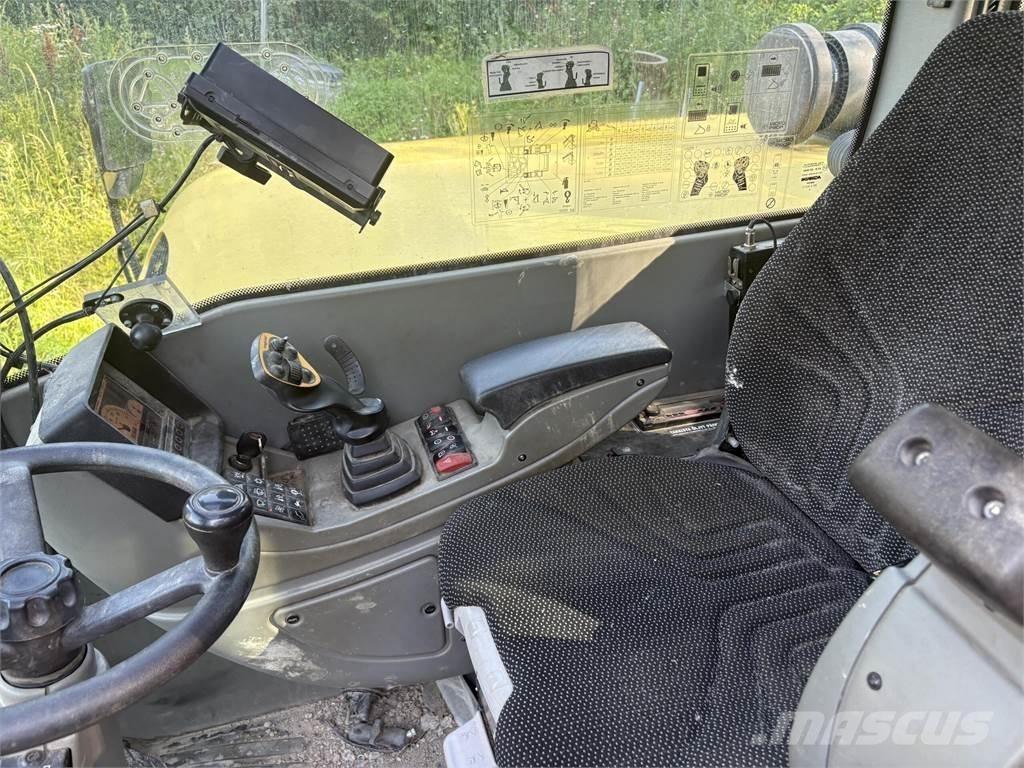Yanmar B110W  휠 굴삭기