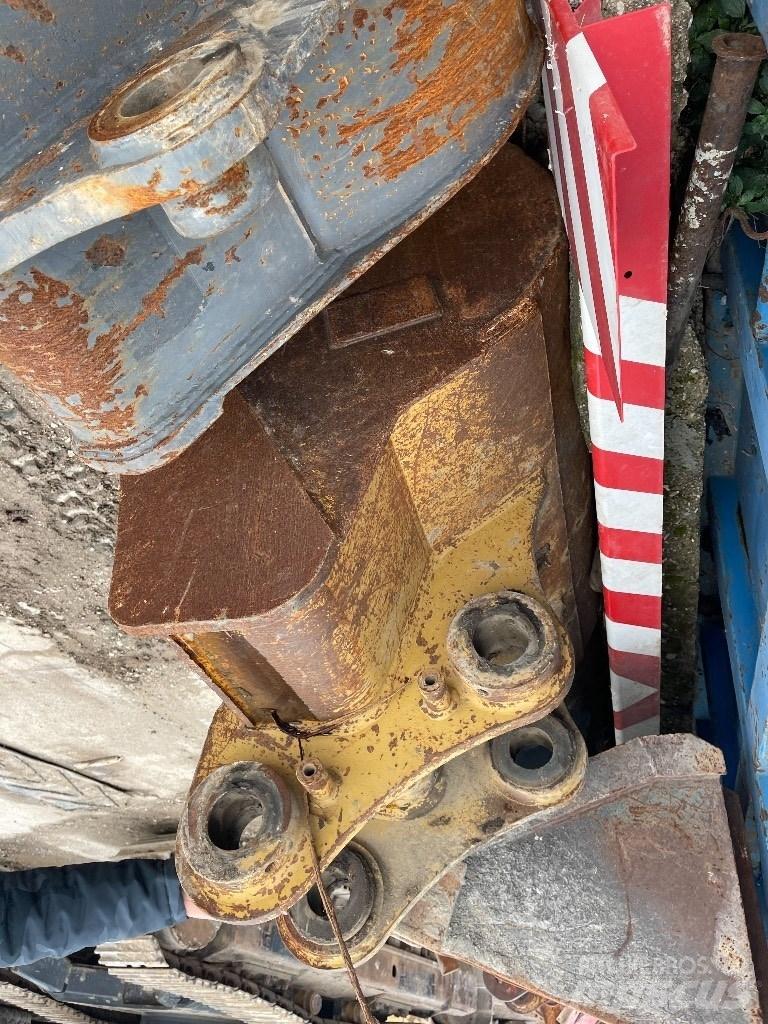 CAT 323 D 대형 굴삭기 29톤 이상