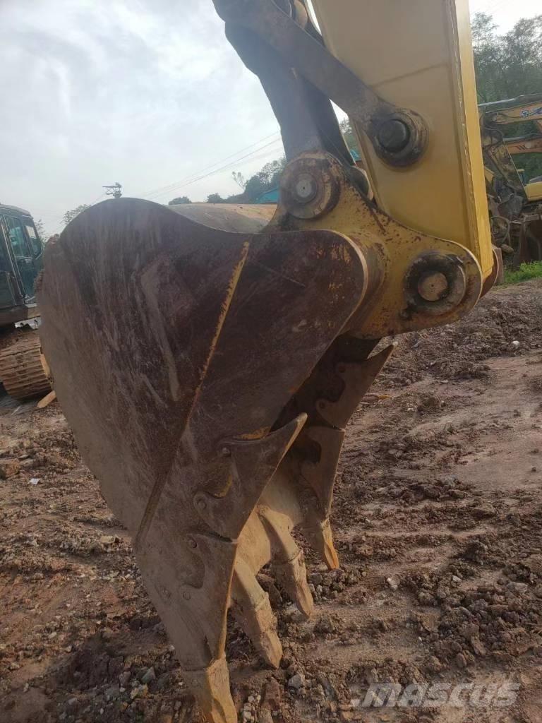 CAT 320 D 대형 굴삭기 29톤 이상