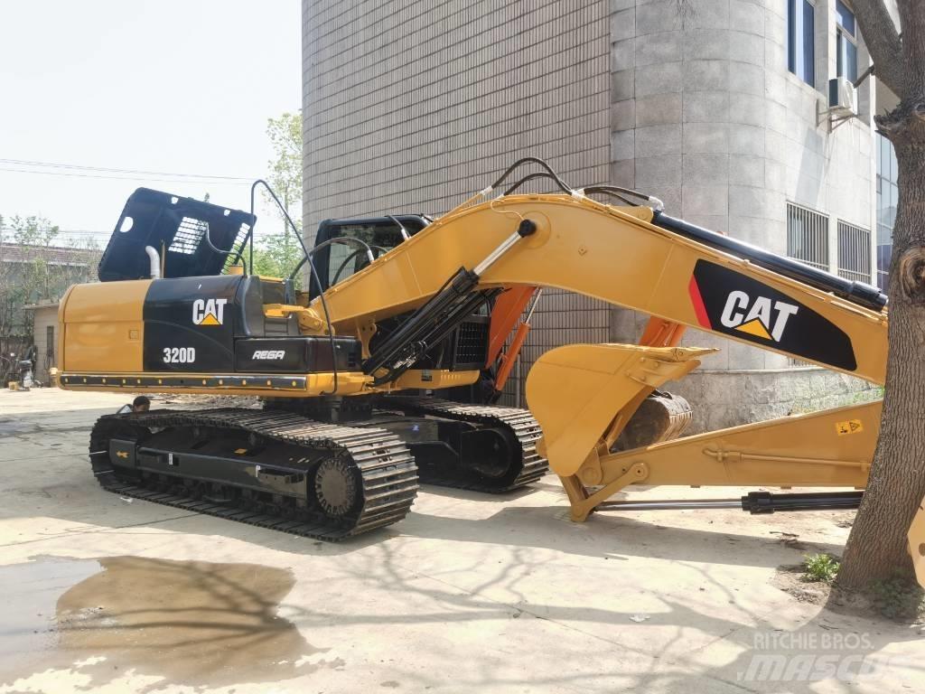 CAT 320 D 대형 굴삭기 29톤 이상
