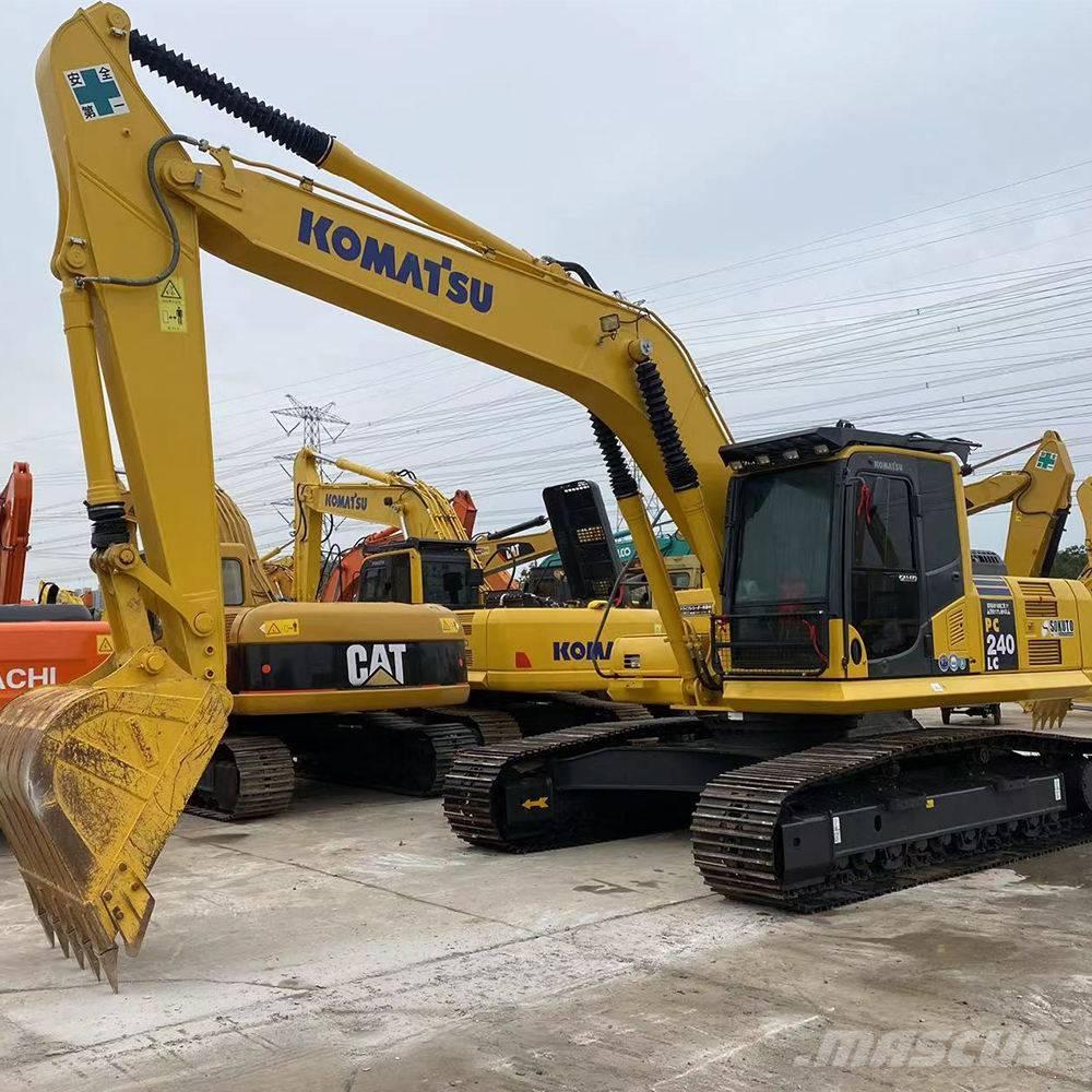Komatsu PC 240 대형 굴삭기 29톤 이상