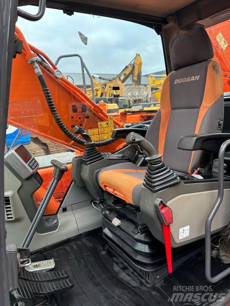 Doosan DX 225 LC 대형 굴삭기 29톤 이상