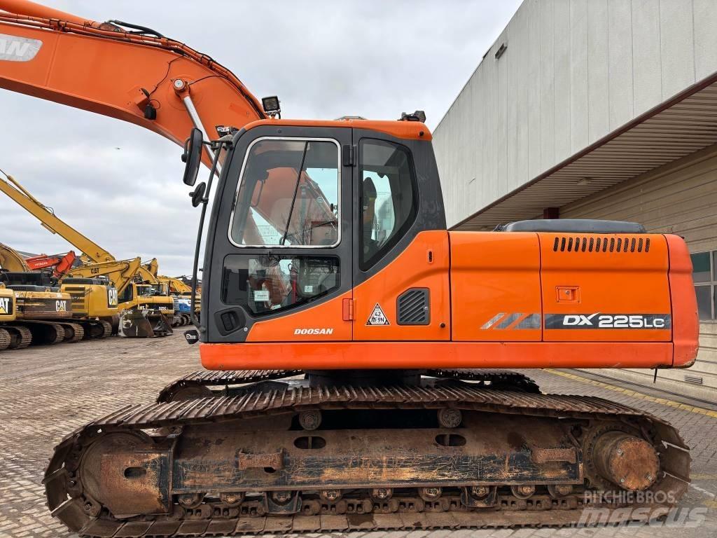 Doosan DX 225 LC 대형 굴삭기 29톤 이상
