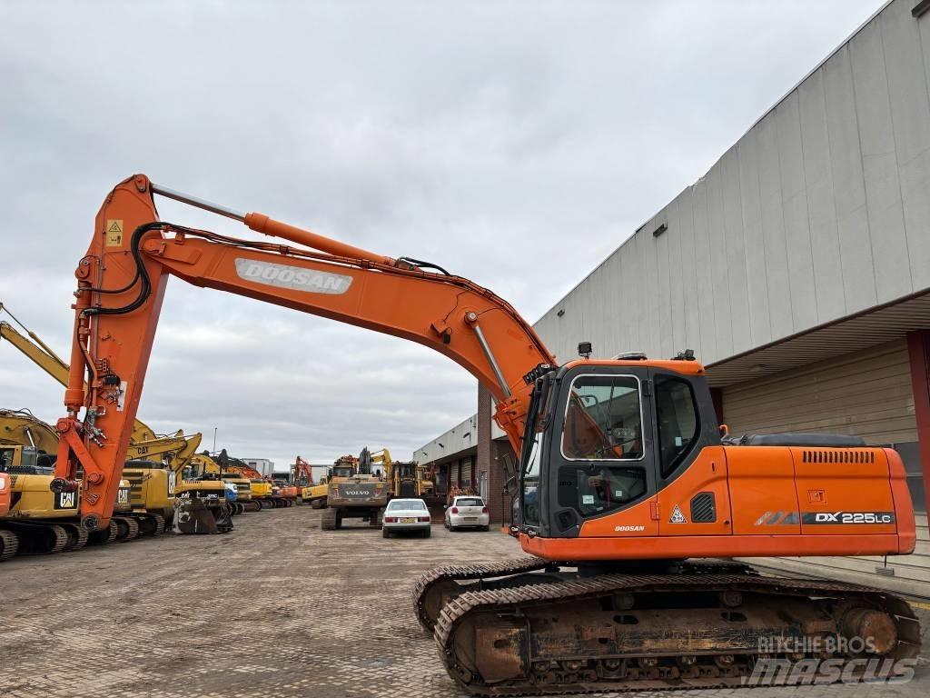 Doosan DX 225 LC 대형 굴삭기 29톤 이상