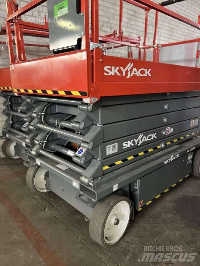 SkyJack SJ4732 가위형 리프트