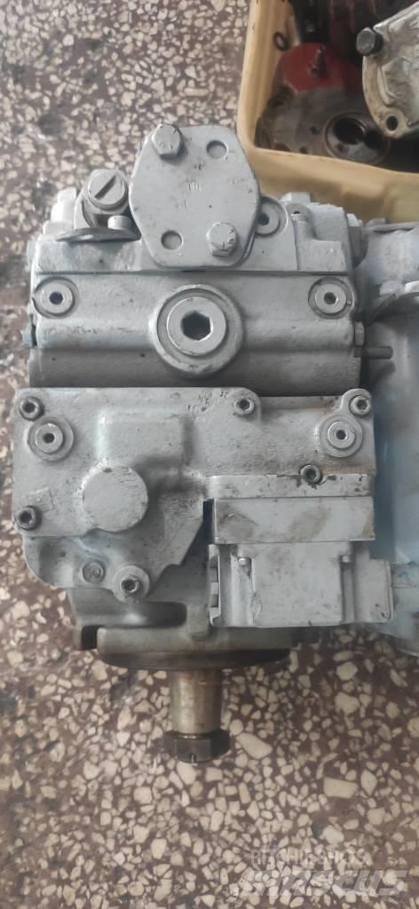 Sauer Danfoss 90R075 유압식 기계
