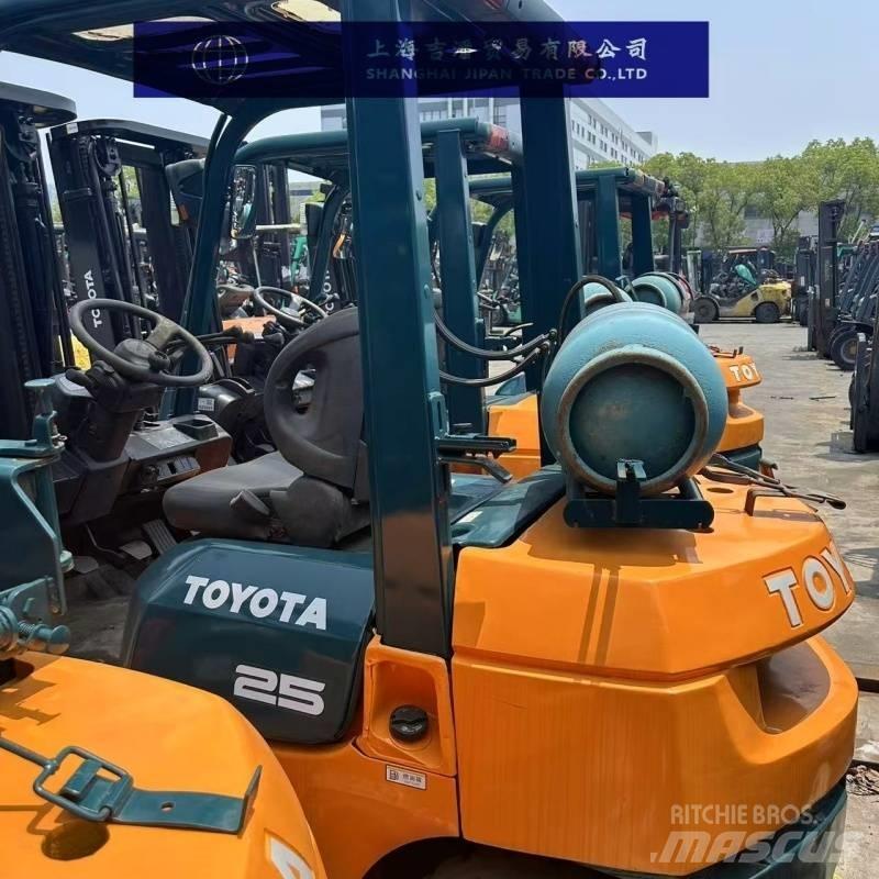 Toyota 25 디젤 지게차