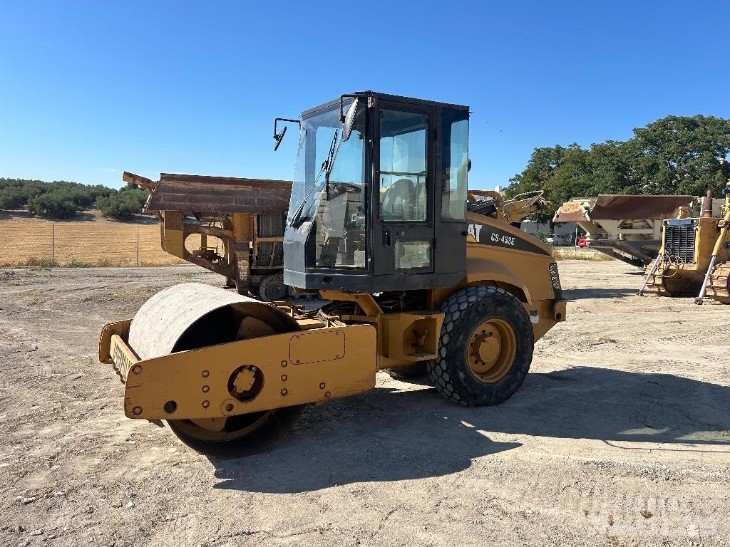 CAT CS 433 E 트윈 드럼 롤러