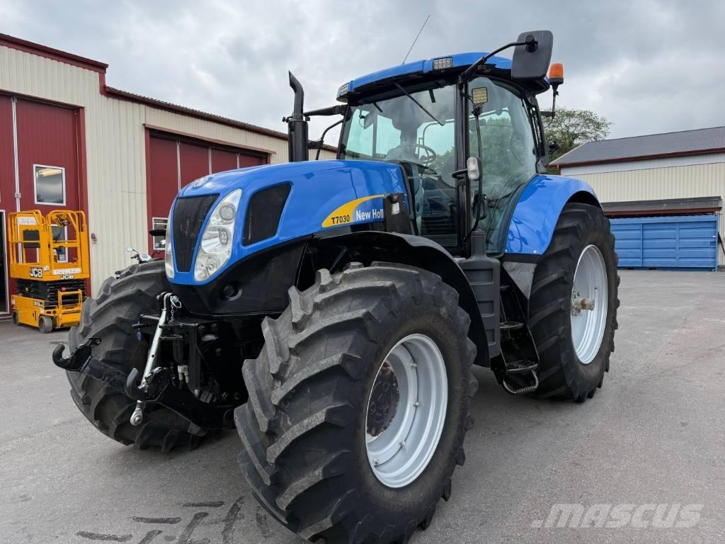 New Holland T7030 트랙터