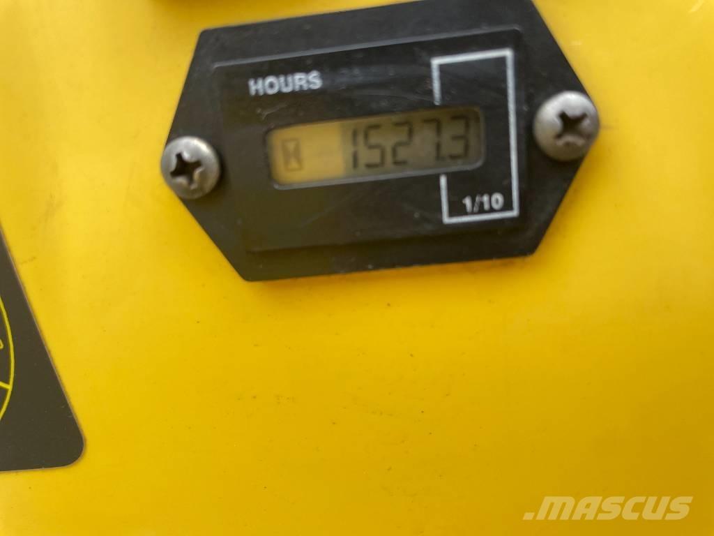 Wacker Neuson 803 대형 굴삭기 29톤 이상