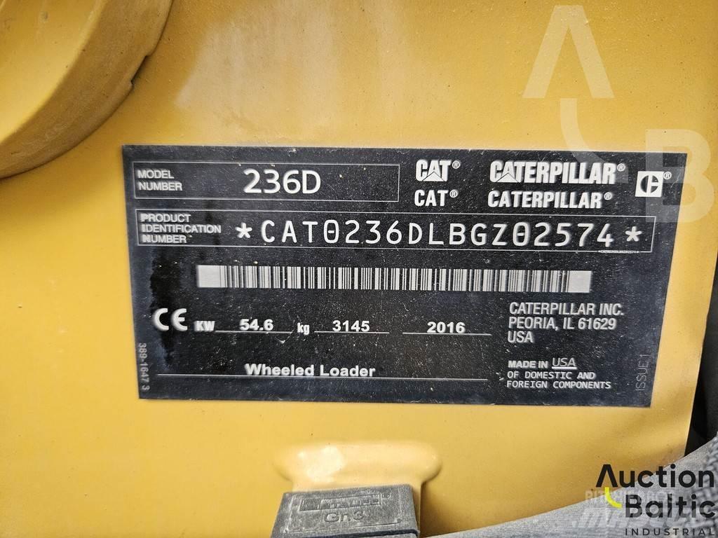 CAT 236 D  스키드로더