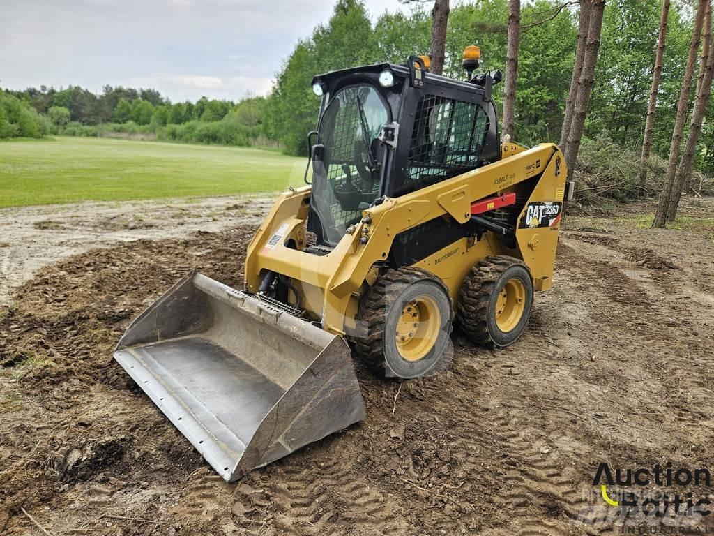 CAT 236 D  스키드로더