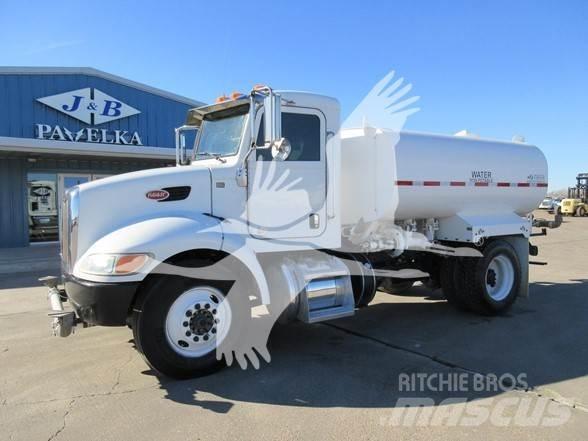 Peterbilt 337 탱커 트럭