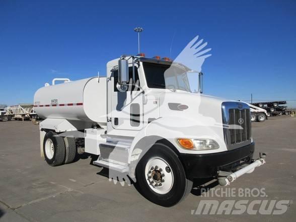 Peterbilt 337 탱커 트럭