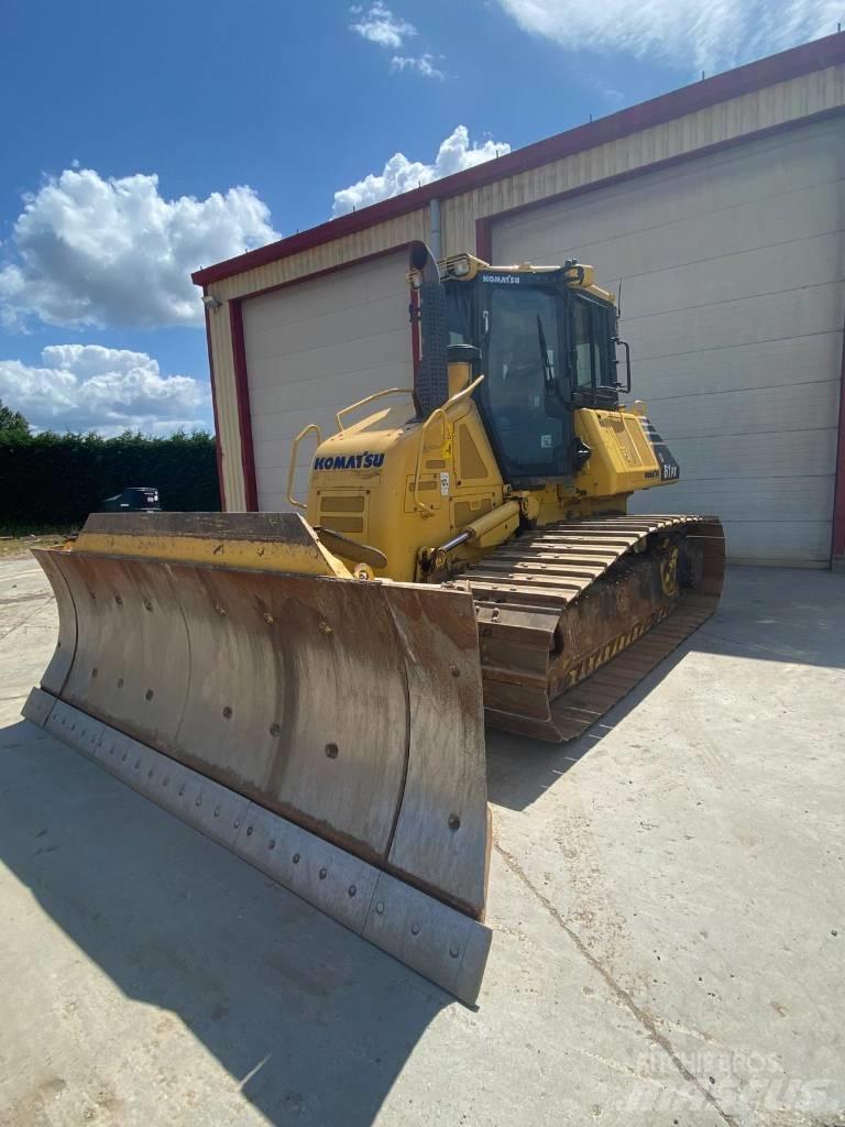 Komatsu D61PX24 크롤러 도저